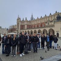 Uczniów klas 4-8  podczas wycieczki