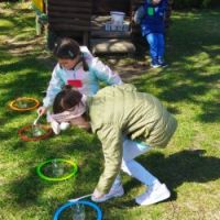 Zabawa z przenoszeniem wody