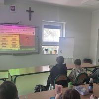 Uczniowie podczas lekcji online